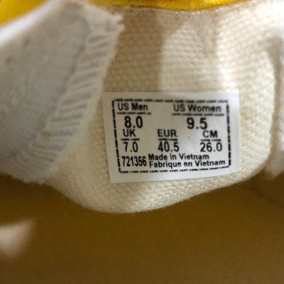 Vans Classic Slip-On Vibrant Yellow - Picture 5 of 6